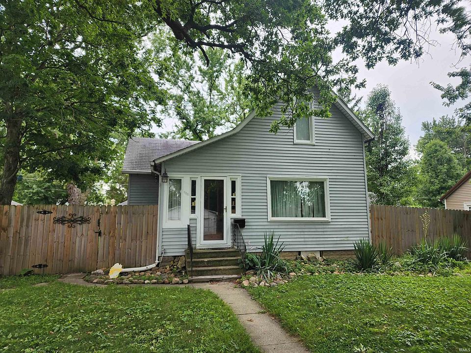 1st image of 606 Center St