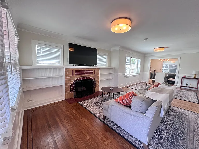 2355 Cherry St — Photo 58