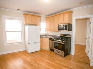 630 W Roscoe St, Chicago, IL 60657