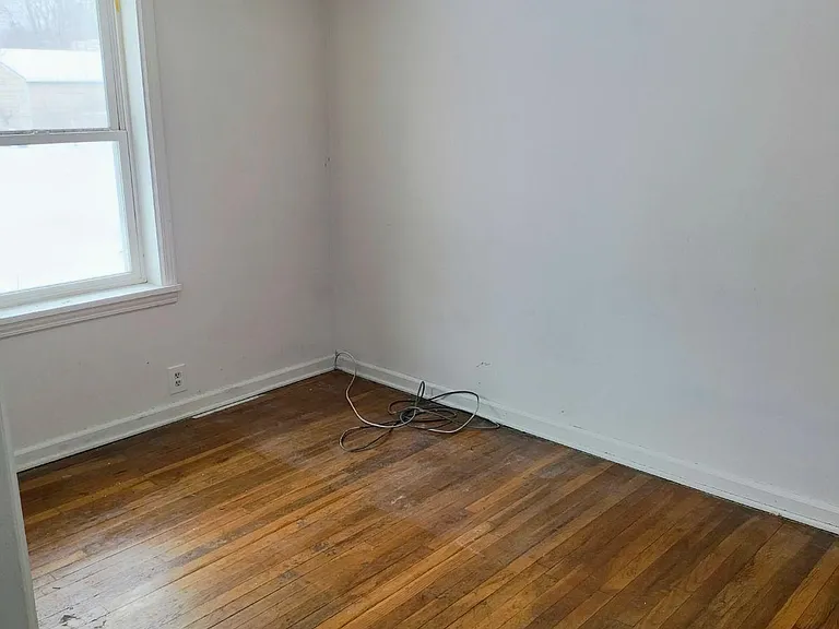 301 Jefferson St — Photo 4