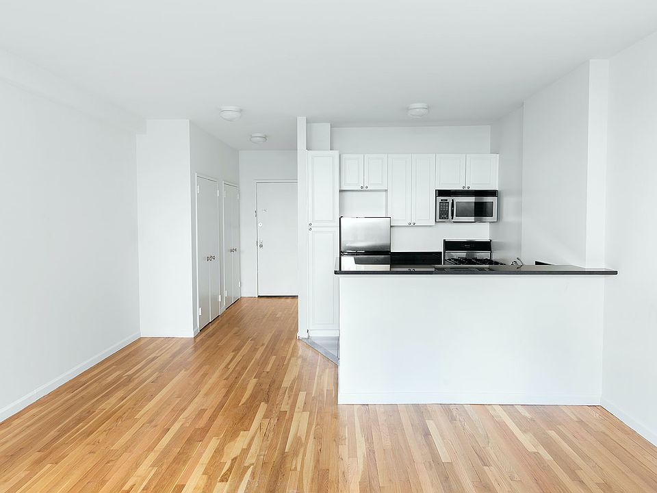 1st image of 160 W 22nd St APT 902