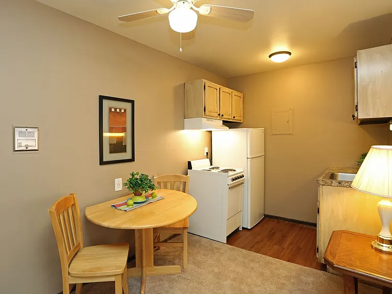 Allen House Apartments — Photo 1