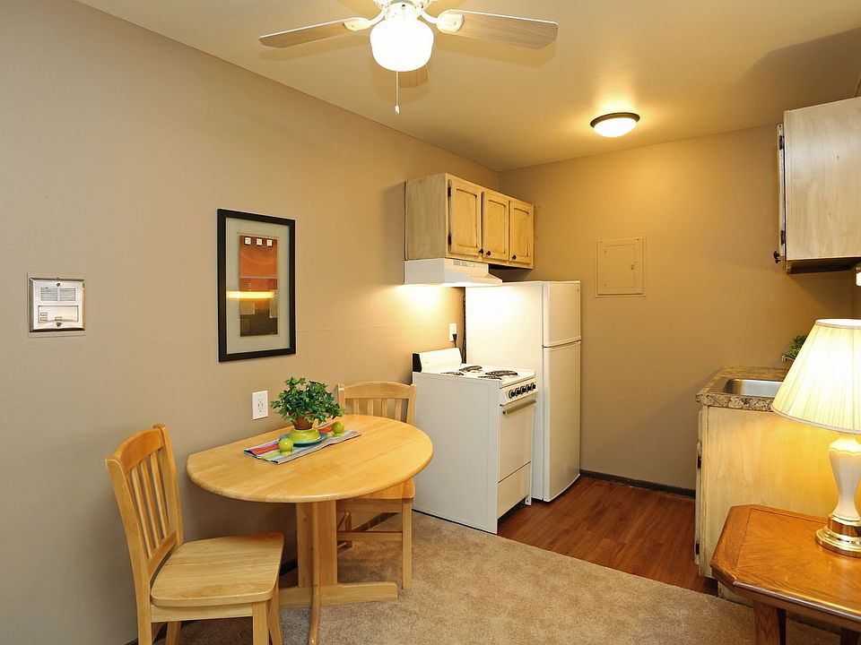 1st image of 2130 University Ave APT 5