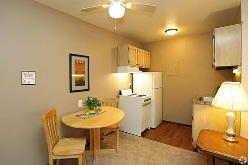 Allen House Apartments Photo 1