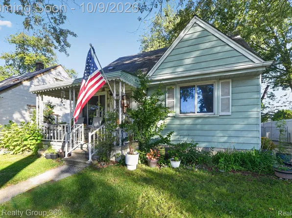 24638 Andover Dr, Dearborn Heights, MI 48125