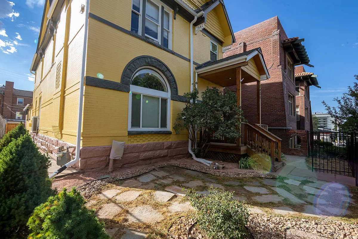 Building Photo - 1453 N Williams St #6
