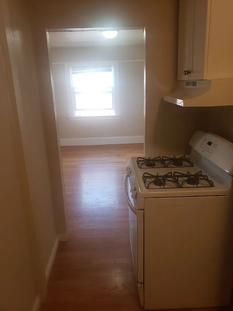 546 Merrimac St — Photo 2