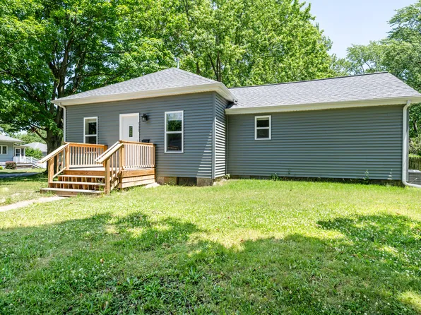 308 N Elm St, Three Oaks, MI 49128