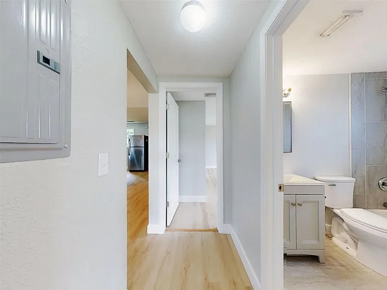 1103 Washington St — Photo 28