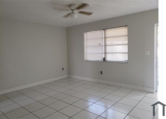 4th image of 1928 Taylor St #4