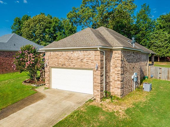 3rd image of 2116 Reveille Cir