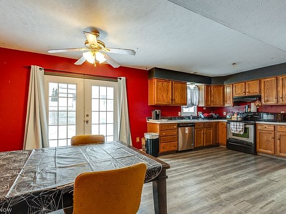 4th image of 214 Heights Ave