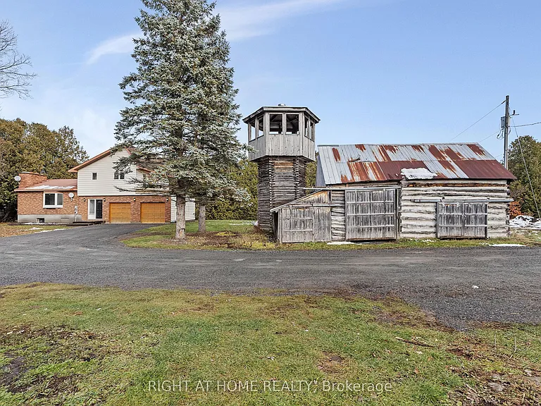 1864 Manotick Station Rd — Photo 30