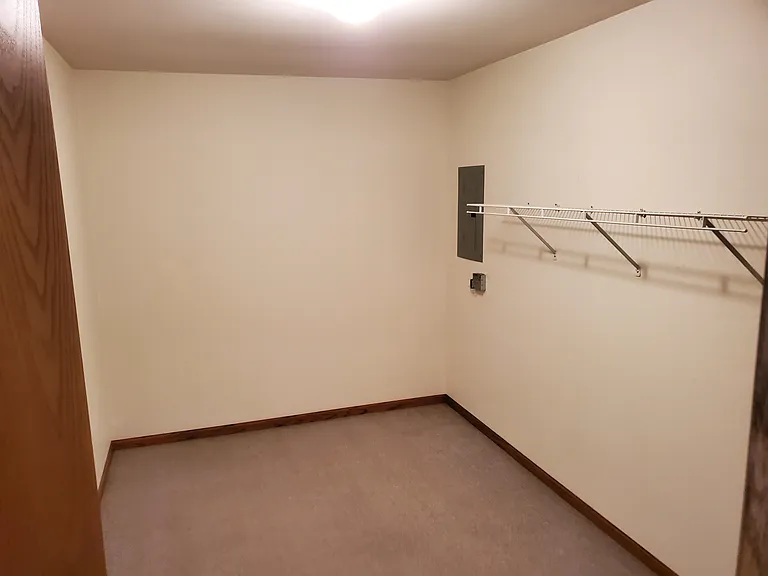 5518 Osborn Dr — Photo 7