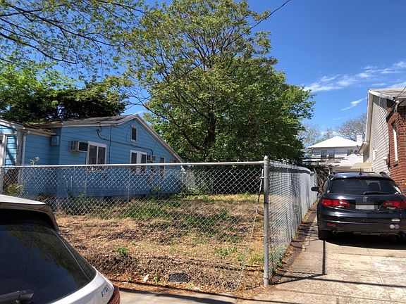 2nd image of 2242 E 21st St