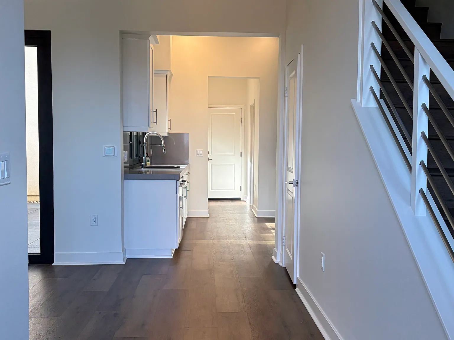 4 bed, 1731 sqft, $5,600 — Photo 1