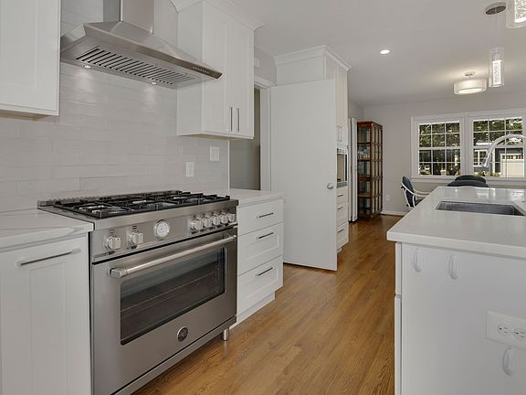 2nd image of 7517 Granada Dr