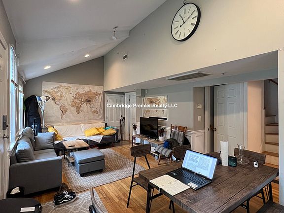 2nd image of 89 Spring St