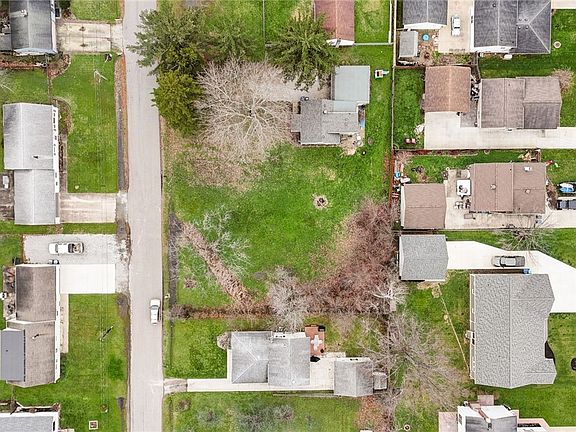 3rd image of Dupont Dr