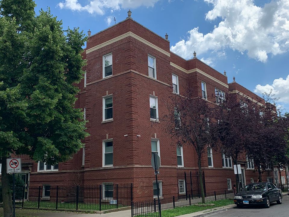 1st image of 2715 N Sawyer Ave APT 1