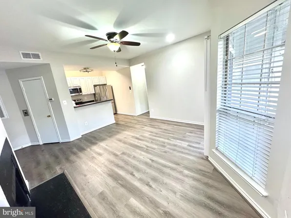 12154 Penderview Ter APT 1204, Fairfax, VA 22033