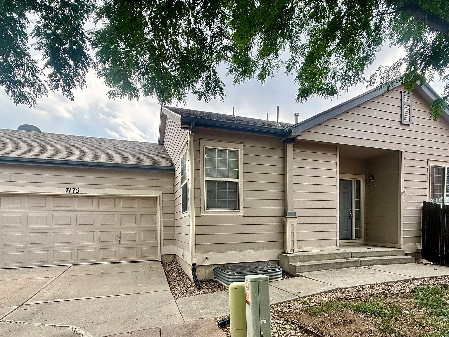 3 bed, 3030 sqft, $2,300 — Photo 1