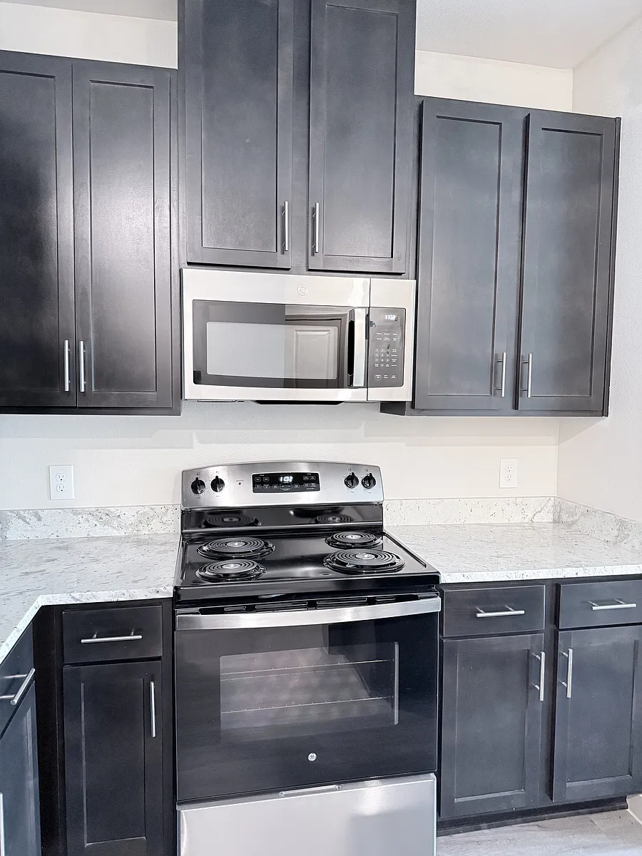 Granite Countertops at Barons Park - BARONS PARK