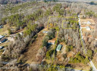 4009 Fox Hills Dr #1, Louisville, TN 37777