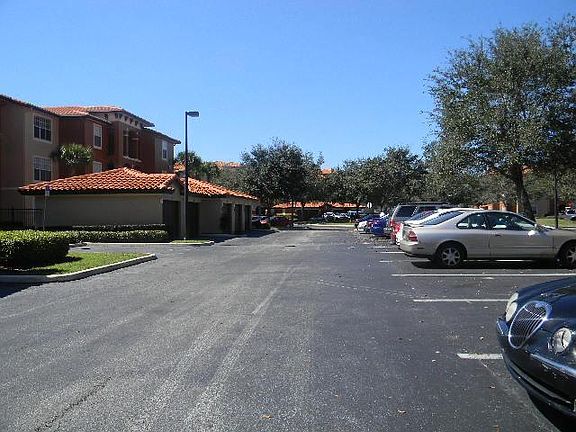 3rd image of 5554 Metrowest Blvd #4-104