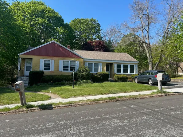 36 Norman St, Waterford, CT 06385