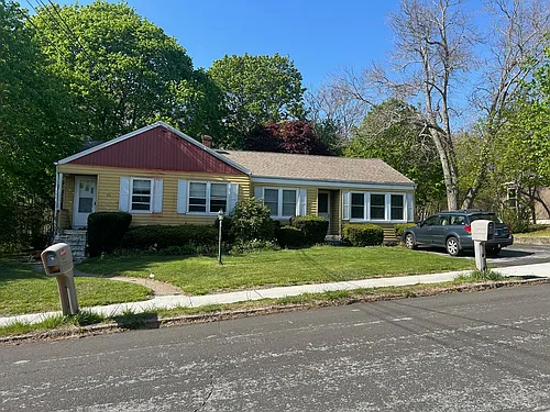36 Norman St Photo 1