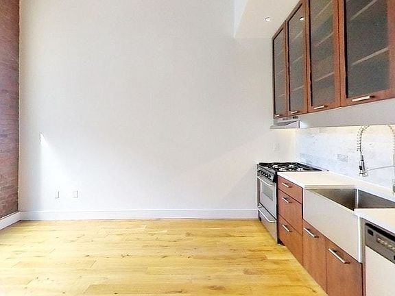 2nd image of 139 N 10th St APT 5D
