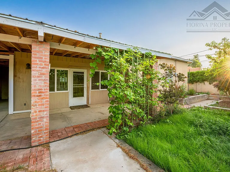 1814 Tewa Rd — Photo 3