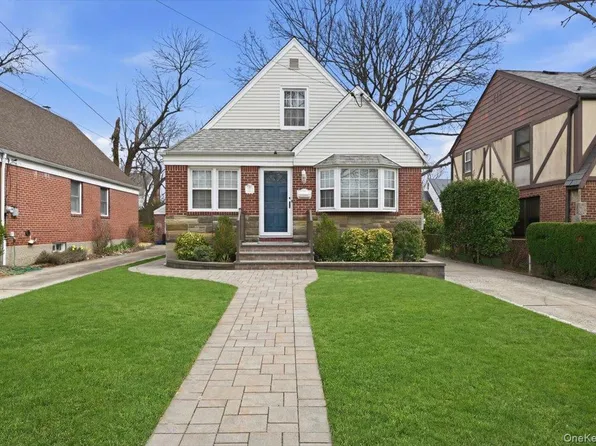 175 Locust Street, Floral Park, NY 11001