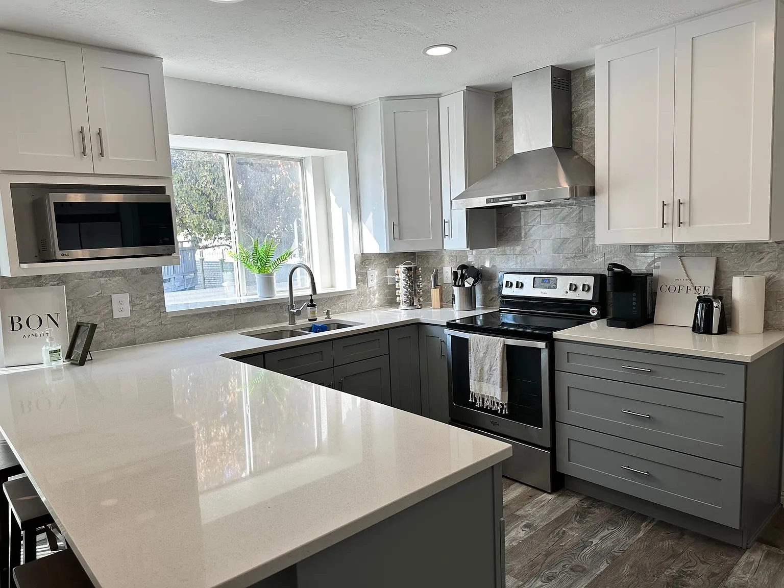 5 bed, 3.5 bath, 2460 sqft, $3,150 — Photo 3