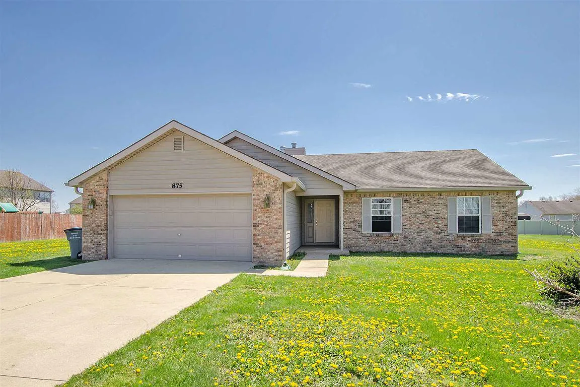 875 E Center Rd photo 1