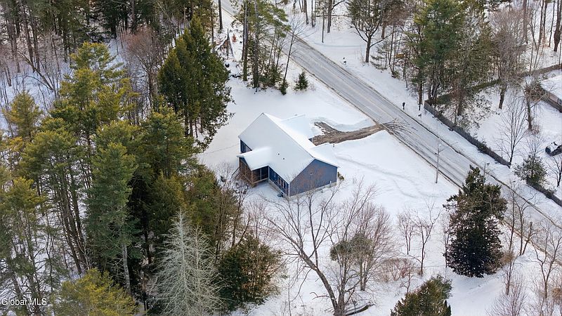 4th image of 24 Grange Road