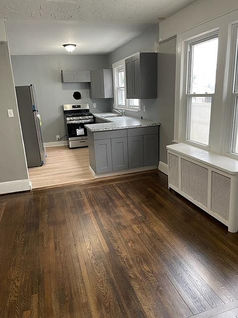1st image of 2937 Davis St #1
