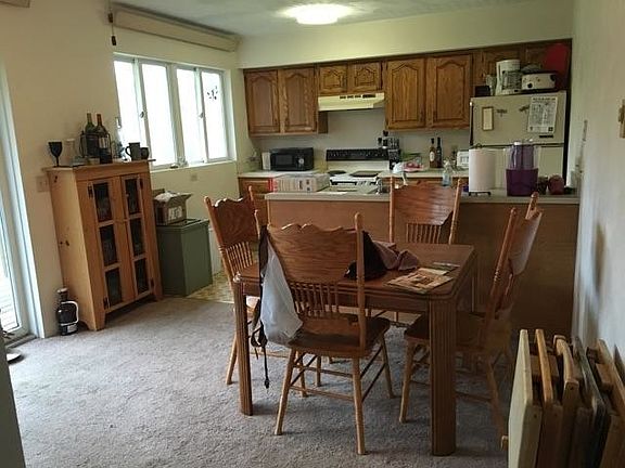 1st floor dining and kitchen