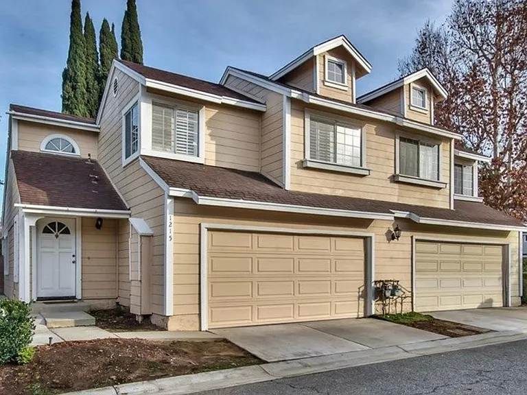 1215 Bayport Cir — Photo 2