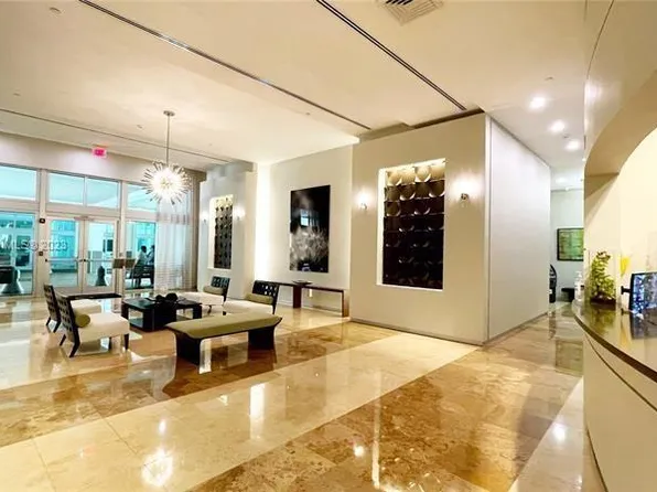 9055 SW 73rd Ct APT 301, Miami, FL 33156