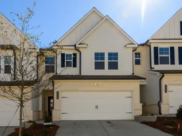 2482 Van Fleet Cir, Atlanta, GA 30360