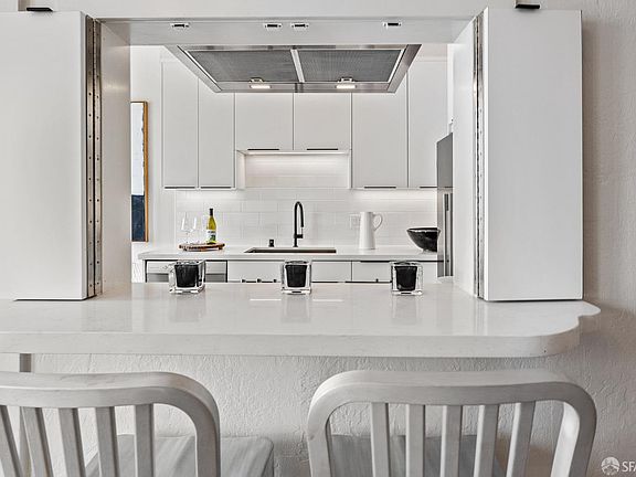 4th image of 2415 Van Ness Ave APT 202