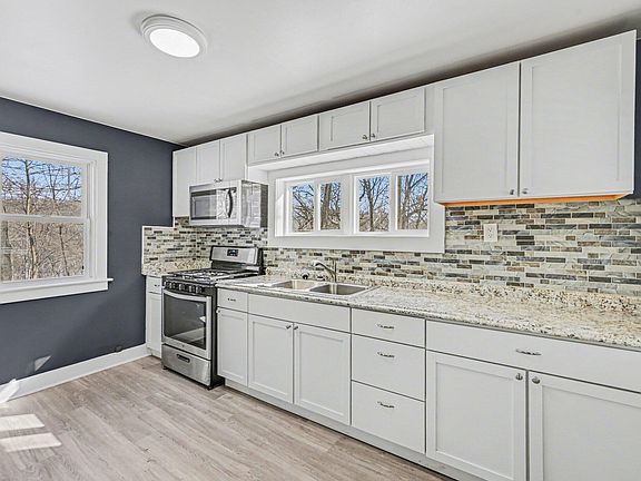 2nd image of 329 Bond St
