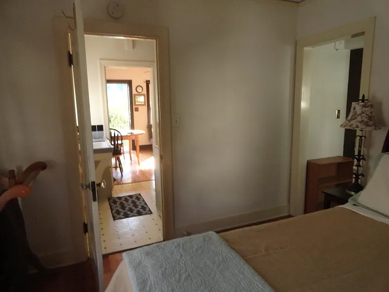 C St — Photo 5