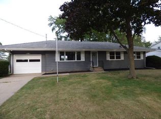 1977 Arrowhead Dr, Beloit, WI 53511