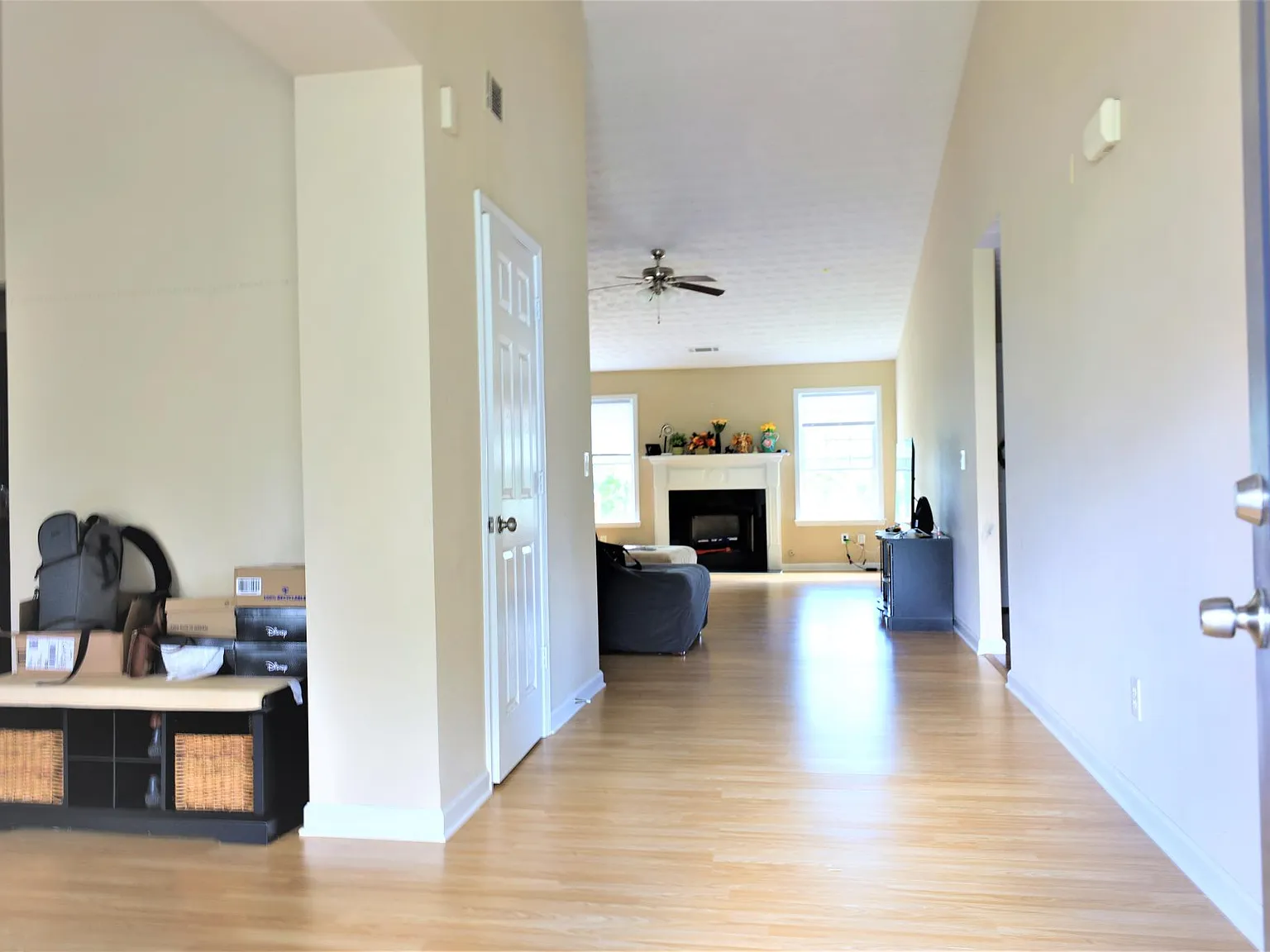 4 bed, 2484 sqft, $2,400 — Photo 3