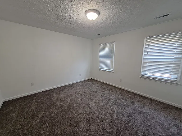212 Earle Ct — Photo 21