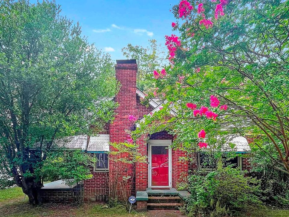 1st image of 621 Poplar St