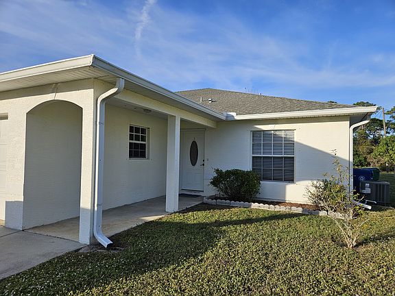 2nd image of 118 Ormond Ct #B